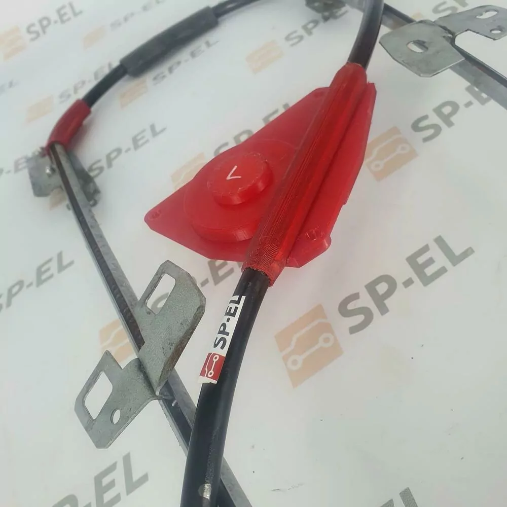 Repasovaný stahovací mechanismus okna Felicia facelift
