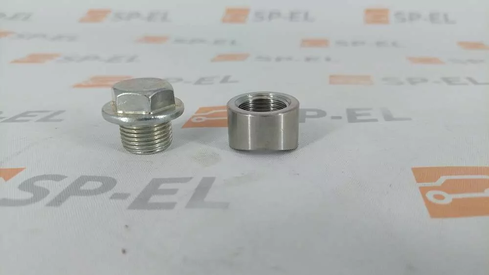 Adaptér na lambda sondu M18 x 1,5mm k navaření, osazení s radiusem - nerez, se zátkou