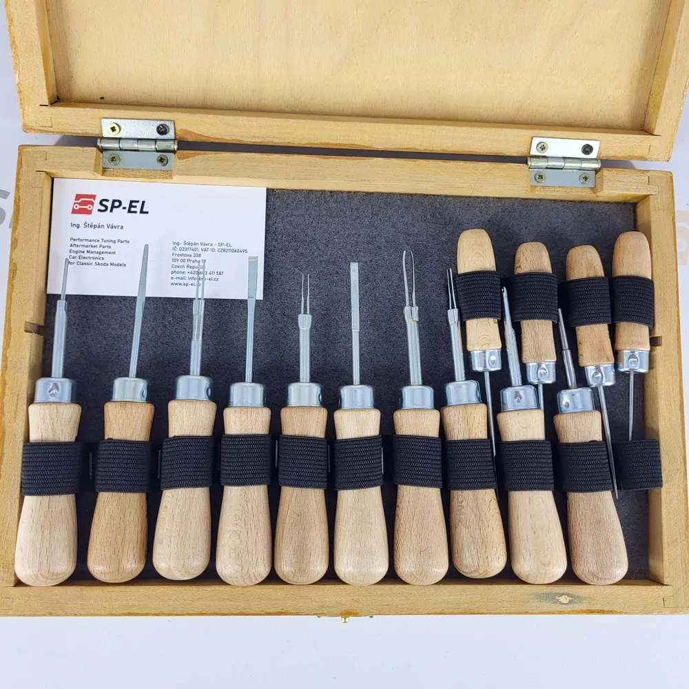Velká sada vypichováků Škoda a VW - 14 kusů