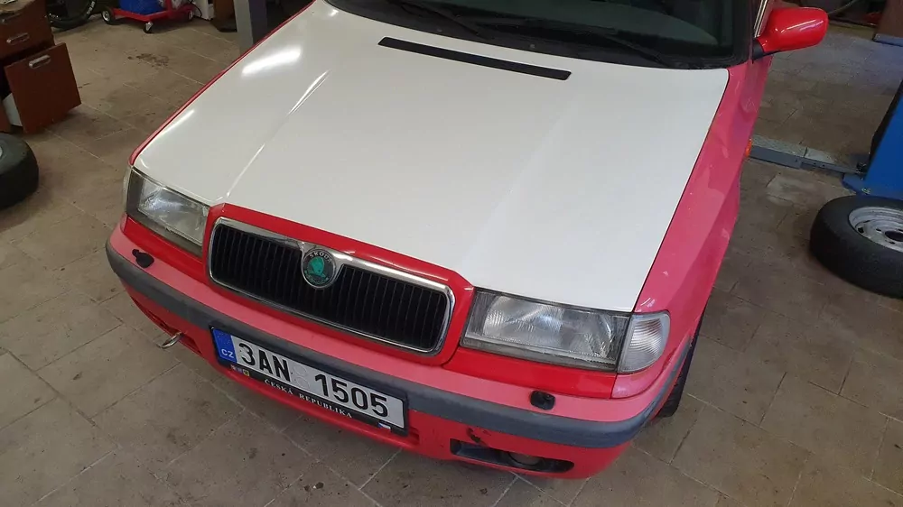 Kompozitní laminátová kapota Felicia facelift