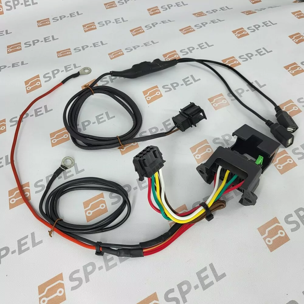 Přídavný svazek s napájecími USB konektory Felicia