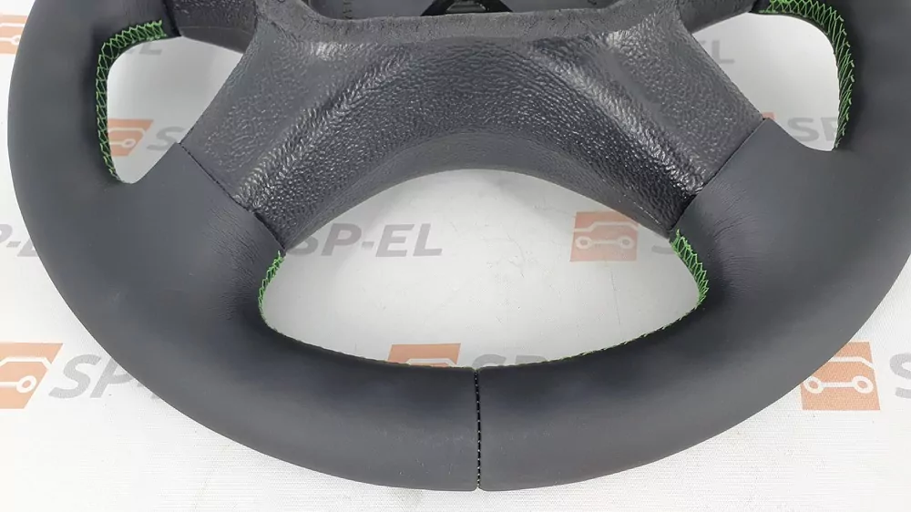 Volant Favorit - 4 ramenný - černá - zelená nit