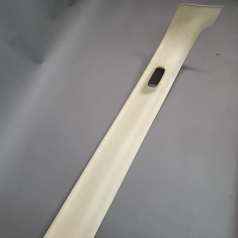 Kompozitní přední dolní spojler / spoiler / lip / lipo Škoda 100 / 100L / 110 / 110L / 110LS / 110R / 120S s otvory