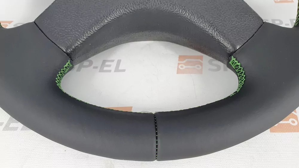 Volant Favorit - 4 ramenný - černá - zelená nit