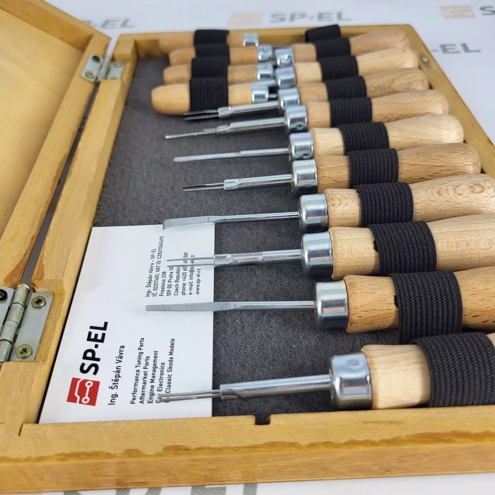 Velká sada vypichováků Škoda a VW - 14 kusů