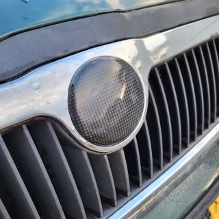 Karbon krytka znaku Škoda 90mm